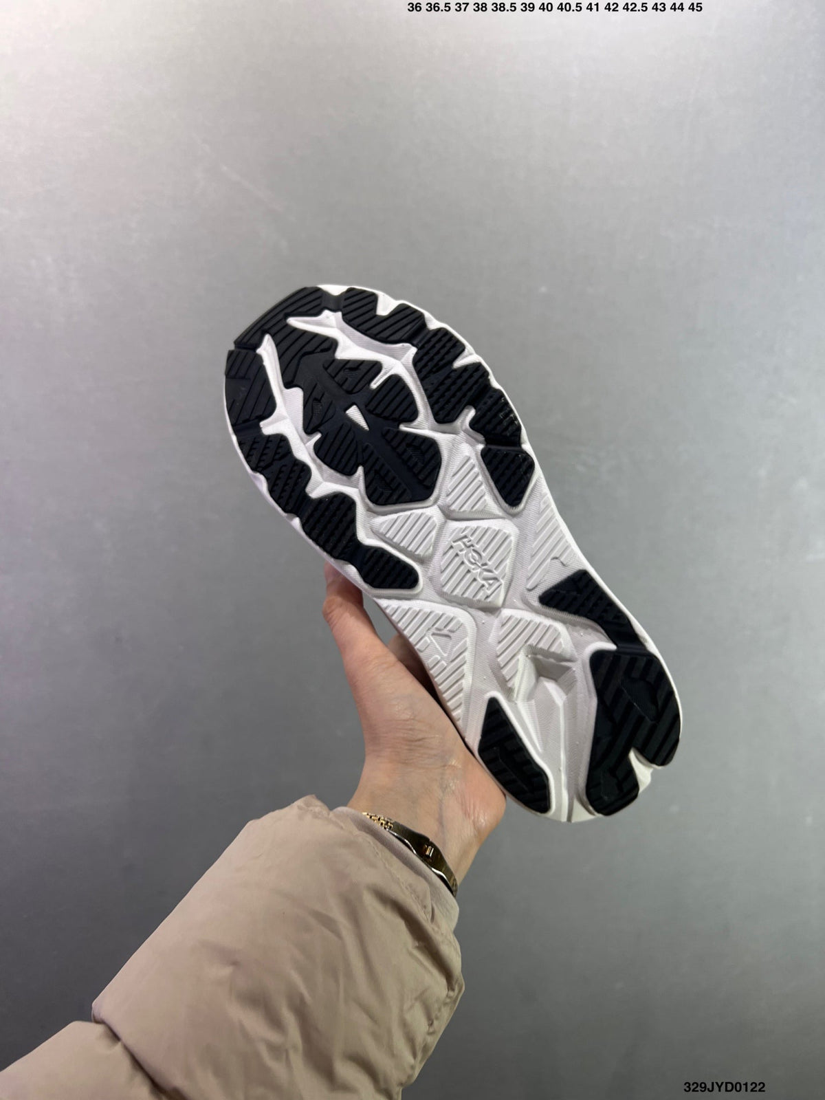 HOKA ONE ONE M ARAHI 8 --1168691 -3